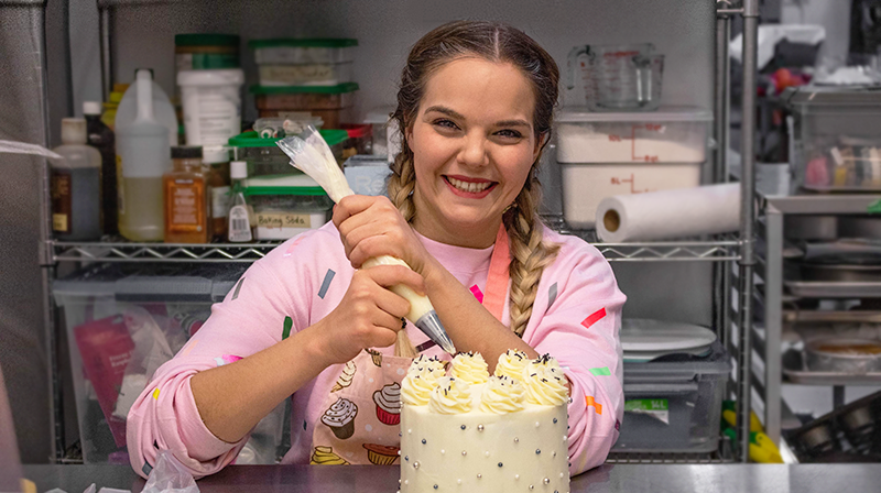 Jessica Kruger Stubborn Baker cake decorating