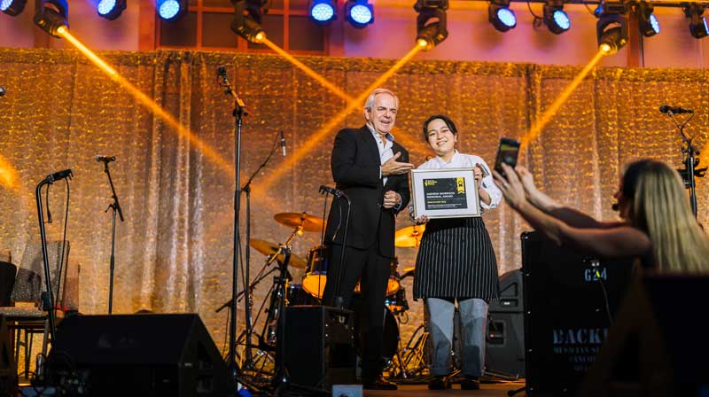 VCC student accepts award