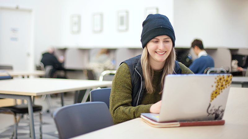 News-woman-touque-library-800