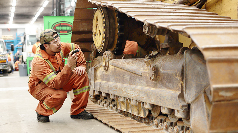 heavy mechanical trade student